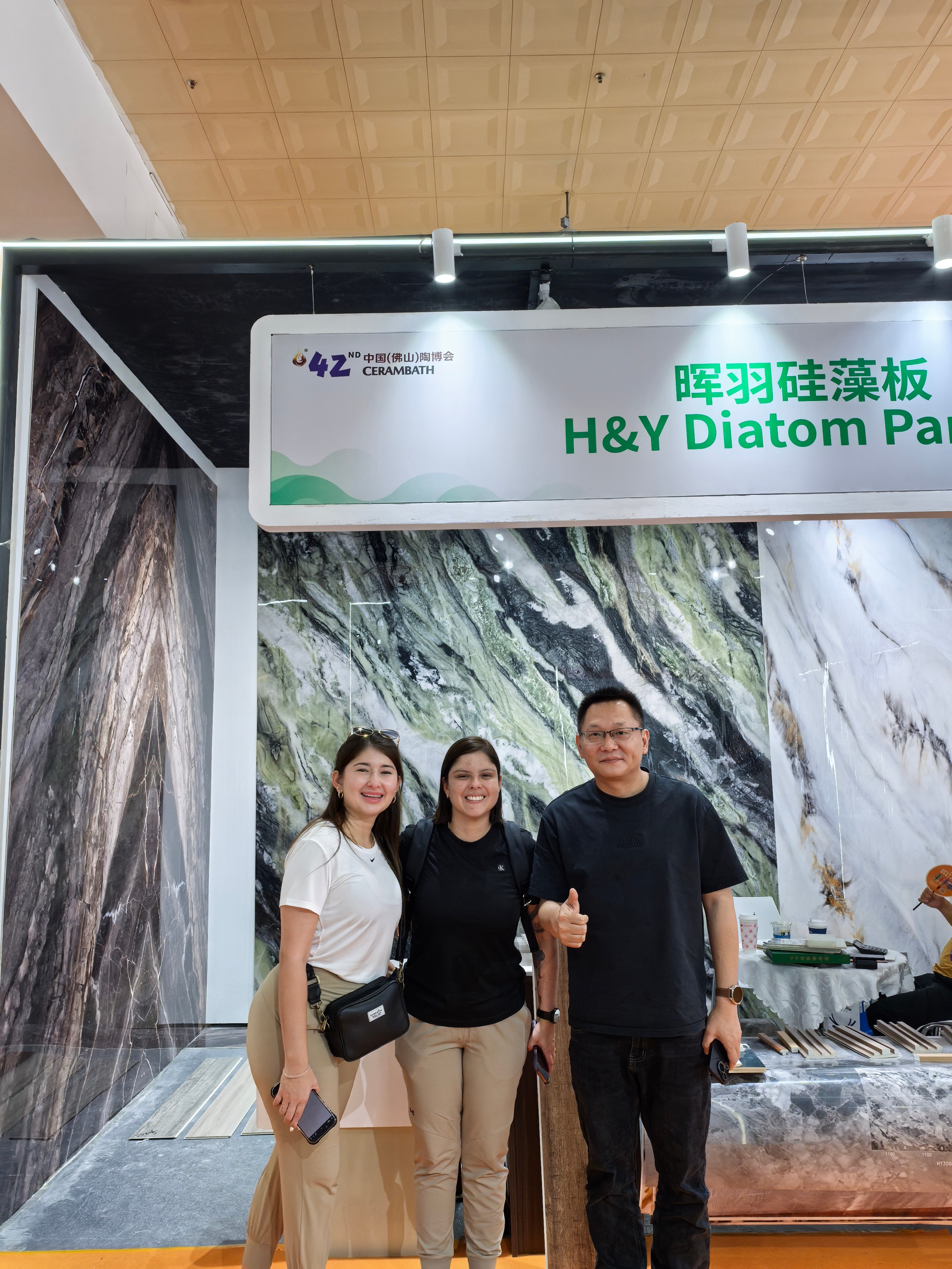 CUSTOMER GROUP PHOTO