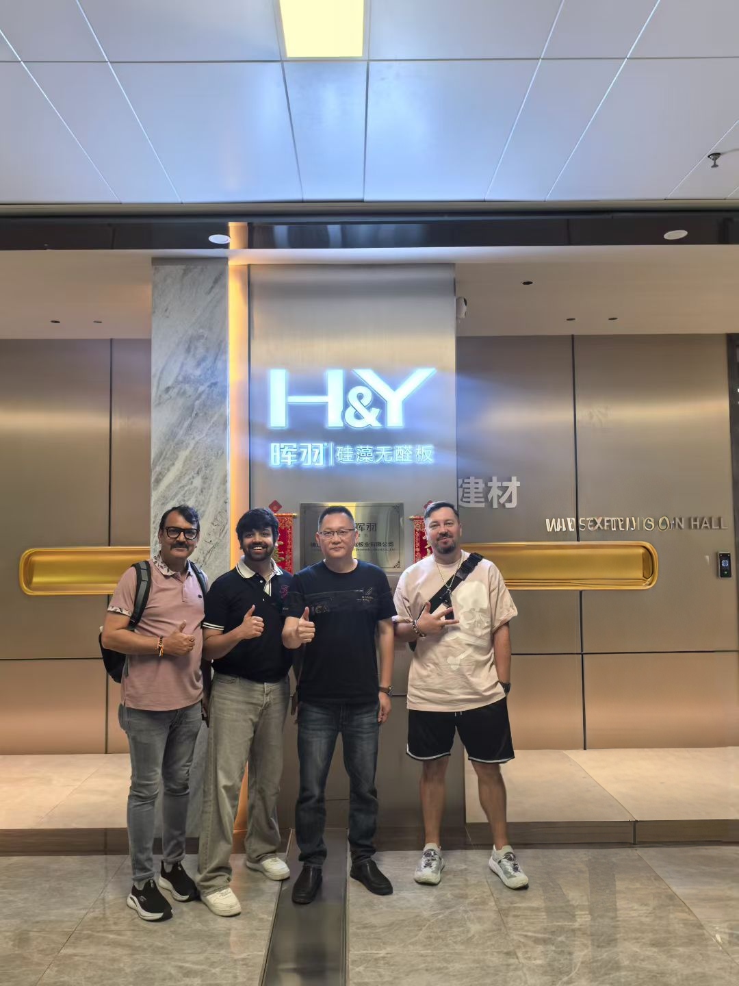CUSTOMER GROUP PHOTO