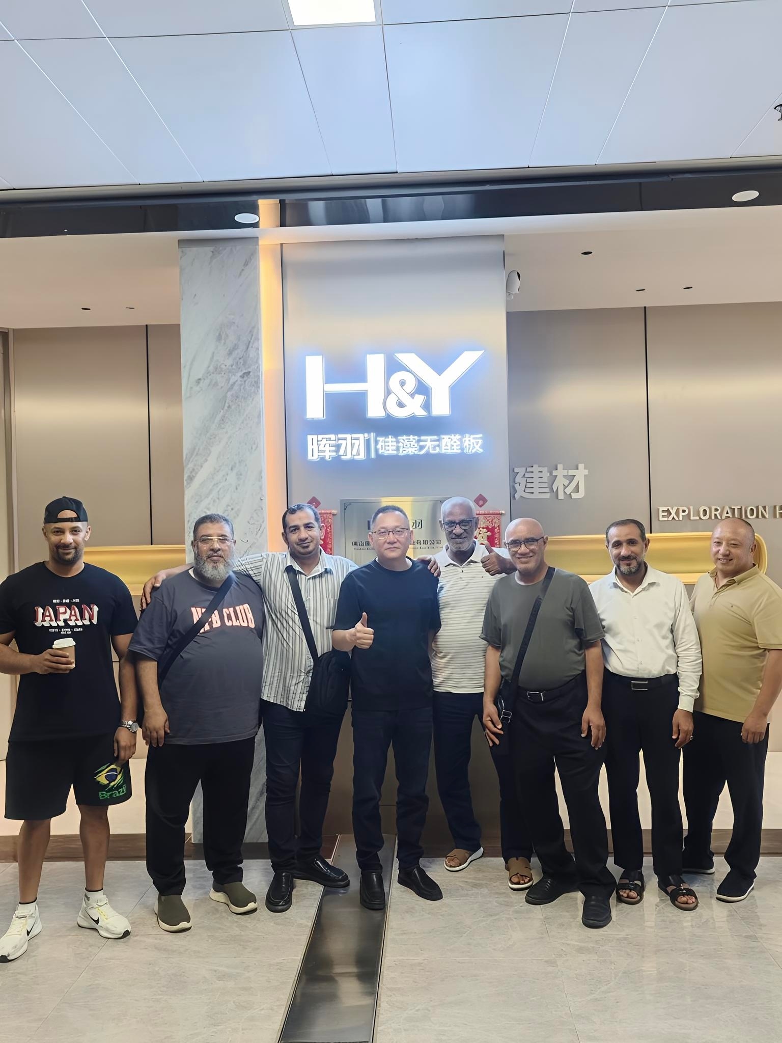 CUSTOMER GROUP PHOTO
