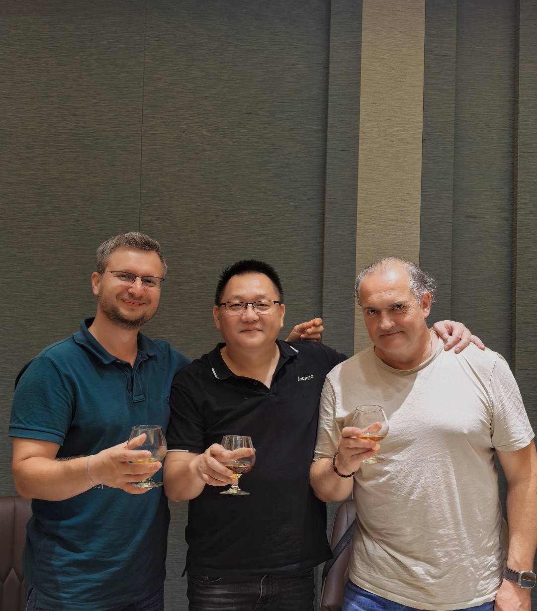 CUSTOMER GROUP PHOTO